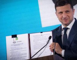 Президент підписав закон, який остаточно повертає громадам право розпоряджатися своїми землями