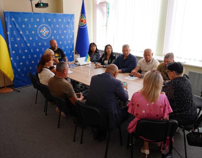 Очільник Луганщини Олексій Харченко зустрівся із громадськими активістами у Києві