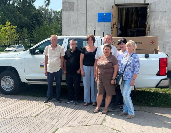 Автівки, отримані від Німеччини, доставлятимуть ВПО медикаменти та 