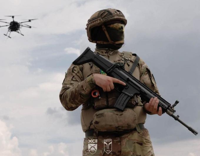 У Лисичанську відмовляють у встановленні стаціонарного телефону - мобільний зв'язок вимкнено, у Рубіжному теж продовжують "віджимати" житло, біля Греківки точилися бойові дії