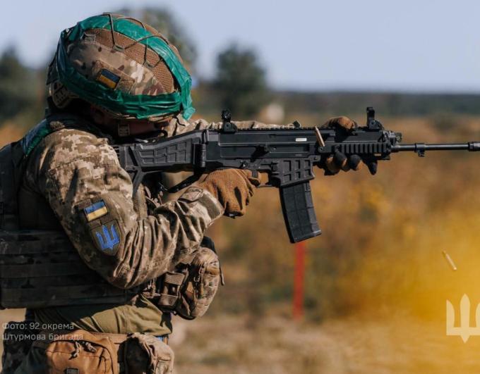 У "лнр" дозволили голосувати за відсутності місцевої реєстрації, у Сіверськодонецьку проблемно зателефонувати до екстрених служб, ворог завдав двох авіаційних ударів на Луганщині