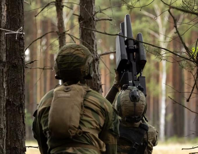 Загарбники дозволили вимикати інтернет і мобільний зв'язок під час виборів у "лнр", на окупованій Луганщині знов просувають супутникове ТБ "руський мир", в районі Надії намагалися просунутися росіяни