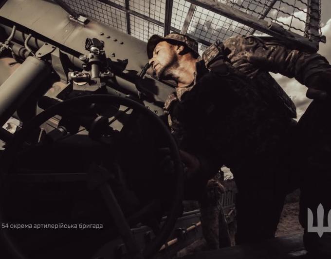 У "лнр" спробують на 2,5 місяці штучно "заморозити" ціни на пальне, напередодні опалювального сезону в Лисичанську почали розкопувати теплотраси, 37 ворожих скидів з безпілотників зафіксовано на Луганщині