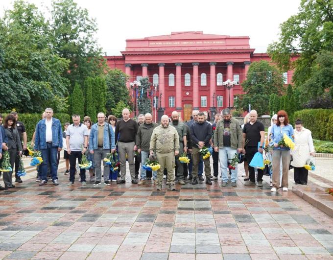 Ухвалення Конституції закріпило правові основи незалежної України, її суверенітет і територіальну цілісність, які сьогодні відстоюють Сили оборони, – Олексій Харченко