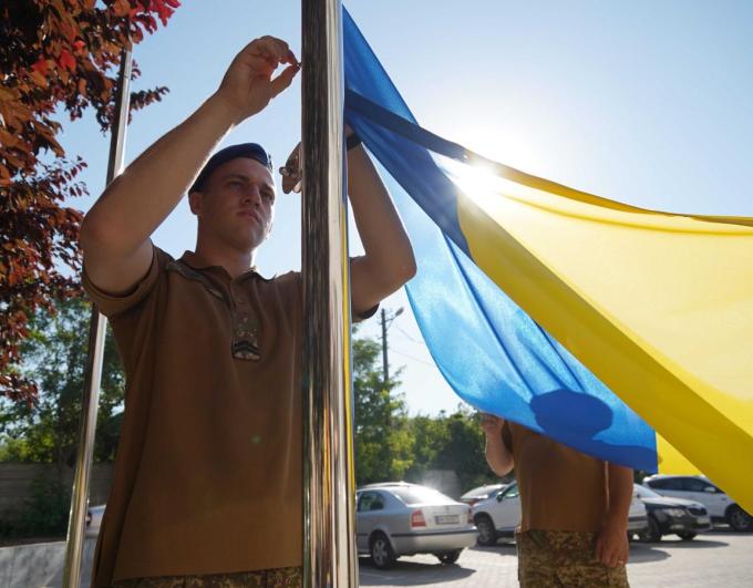 До Дня Державного Прапора України луганчани разом із усією Україною здійняли у небо свій синьо-жовтий стяг