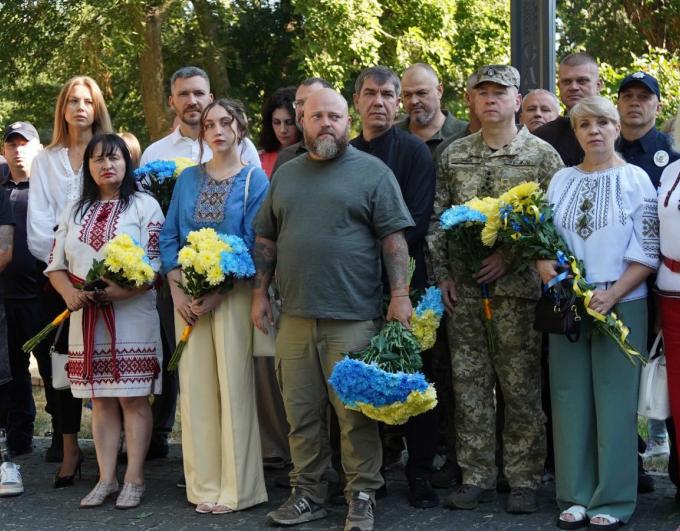 До Дня Незалежності України Олексій Харченко вручив нагороди на Алеї Захисників Луганщини 