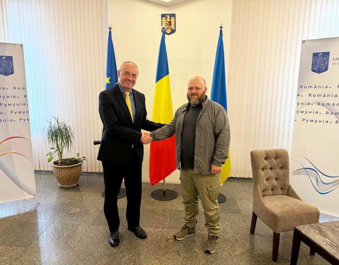 Підтримка переселенців, організація дитячого оздоровлення, міжмуніципальне співробітництво – Олексій Харченко зустрівся із Надзвичайним і Повноважним Послом Румунії в Україні